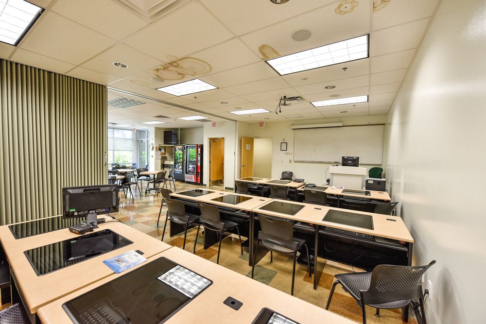 Free Standing Well Built Office in Lakewood Ranch: 6802 Energy Ct, Lakewood Ranch, FL 34240